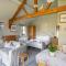 Beautiful Cottage With Stunning Views in Box