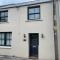 Frogmore- pretty central cottage with Castle views