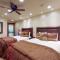 Lion Square Lodge East 307