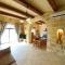 Centre Island Holiday Home with private pool and hot tub - Kerċem