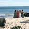 By The Sea Guests Bed & Breakfast and Suites - ميناء دينيس