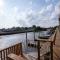 Yachtsman Cove Water Front 3 Bedrooms House Features 3 Levels Living Space in Freeport NY