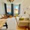 ROYAL 2 Old Town fast WiFi Netflix HBO AppleTV+