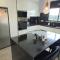 Sunrise Villa by Laranjal Rentals
