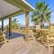 Reduced rate! The Wave of it All Tiki Bar Walk to the beach - Crystal Beach