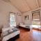 Group house with views of the salt pool and spa - Mitcham