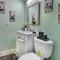 1 Mi to UTA Arlington Elm Cottage with Fenced Yard