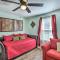 1 Mi to UTA Arlington Elm Cottage with Fenced Yard