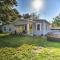 1 Mi to UTA Arlington Elm Cottage with Fenced Yard