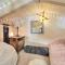1 Mi to Beach Incline Village Condo with Rafts! - إنكلين فيلادج