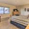 1 Mi to Beach Incline Village Condo with Rafts! - إنكلين فيلادج