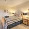 1 Mi to Beach Incline Village Condo with Rafts! - إنكلين فيلادج