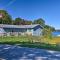 Lakefront Ludington Retreat with Kayaks and Fire Pit! - 拉丁顿