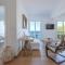 Uno Luxury Apartment with Sea view