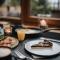 Presulis Hideaway Apartments & Restaurant
