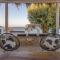 Uno Beachfront Suite - Livadia