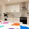 The Spitfire - Renovated 3-bed house in Cheltenham, SLEEPS 8