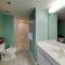 Beach Colony Resort East Navarre Beach #5C - نافار
