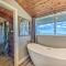 Serene Alto Cabin with Mountain Views and Fire Pit! - 阿尔托