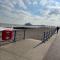"The Quirky" Seafront Apartment