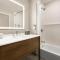 Staybridge Suites - Lexington S Medical Ctr Area by IHG