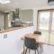 2 Meadow Retreat