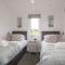 7 Meadow Retreat