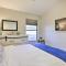 Close to Spring Training! Outdoor Oasis in Gilbert