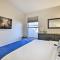 Close to Spring Training! Outdoor Oasis in Gilbert
