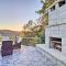 Mountain View Hideaway with Outdoor Fireplace!