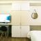 Intimate Urban Hideaway with Netflix and Serene Vibes