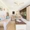 Enchante` - Pet Friendly - Absolute Waterfront - Fireplace