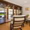 Enchante` - Pet Friendly - Absolute Waterfront - Fireplace