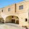 The Arches Holiday Home