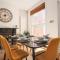 Thrift House - Central Location - Free Parking, Pool Table, Fast Wifi, Smart TV with Fast Wifi by Yoko Property