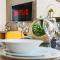 Thrift House - Central Location - Free Parking, Pool Table, Fast Wifi, Smart TV with Fast Wifi by Yoko Property