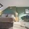 Thrift House - Central Location - Free Parking, Pool Table, Fast Wifi, Smart TV with Fast Wifi by Yoko Property