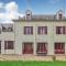 Beautiful Home In Guerande With Wifi And 8 Bedrooms - Геранд