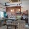 GENIEHOME No10 CLASSIC HOME 5BR6B free Wifi at SS2 PJ