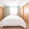 Cozy 2 bedroom condo walking distance from the beach