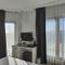 DOUBLE ROYAL HOTEL