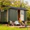 Harrys Hideout - Shepherd's Huts at Harrys Cottages - Pen y Clawdd