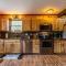 Fun cabin with hot tub, pool table & fire pit - BIG BLUE