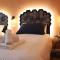 Liotru Maisonne, rooms with en-suite bathroom and shared bathroom