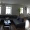 Schöne Große Wohnung, Terrasse, Kamin, Parkplatz, 2 Schlafzimmer