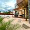 Into the Sea - Modern Home Close to the Beach - Albion