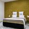 EF Luxury Living