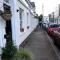 Sitwell coastal apartment with free parking