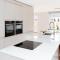 Fabulous Central Windsor Town House With Parking