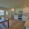 Deck, Fire Pit Waterfront Lake Hamilton Home - Гот-Спрінґс